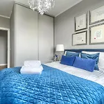 Exclusive Forty Apartments