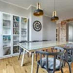 Exclusive Forty Apartments